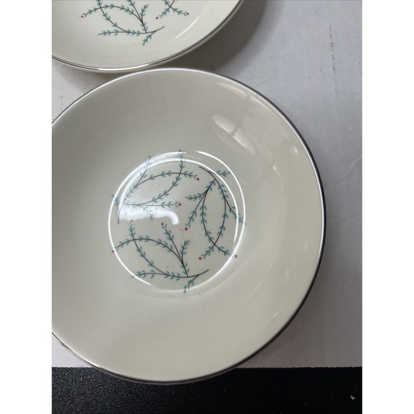 Set of 4 VTG Taylor Smith & Taylor Blue Twig Berry Dessert Bowls Beige - Picture 5 of 5